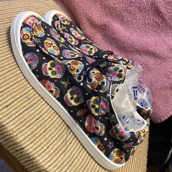 Summer Sneakers - Picture 3 of 4